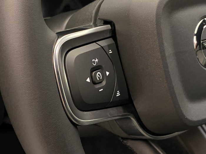 Volvo XC40 B3 AUT DARK PLUS