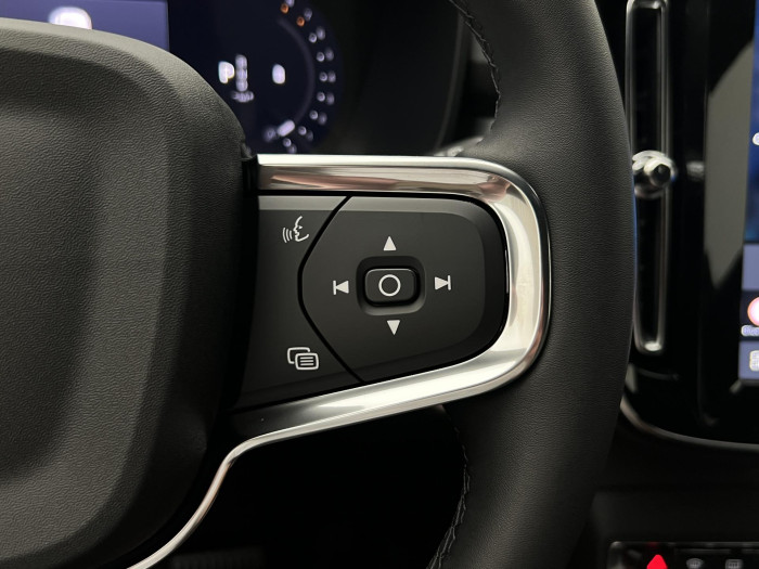 Volvo XC40 B3 AUT DARK PLUS