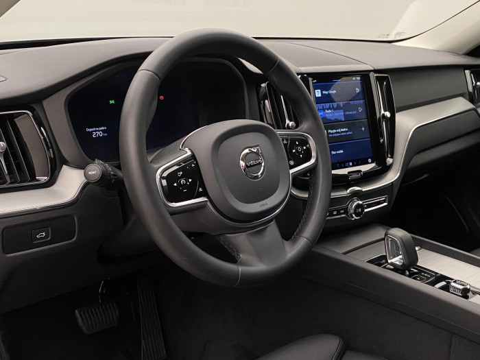 Volvo XC60 B4 AWD PLUS DARK AUT CZ 1.maj