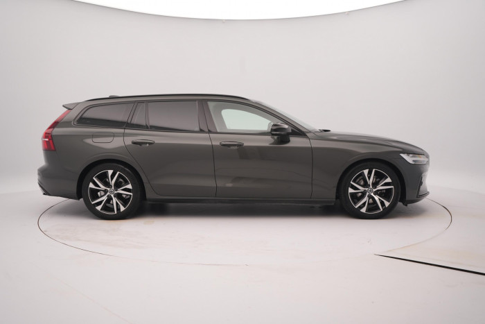 Volvo V60 B4 R-DESIGN AUT REZERVACE