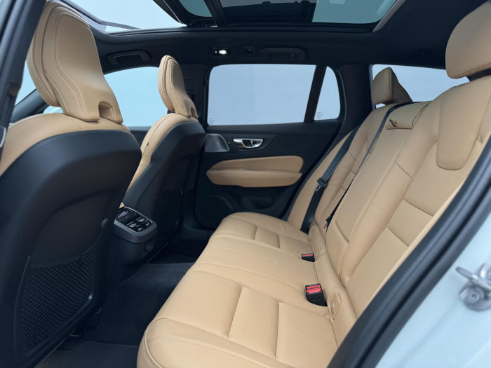 Volvo V60 CC B5 AWD ULTIMATE REZERVACE 2.0 CC CC