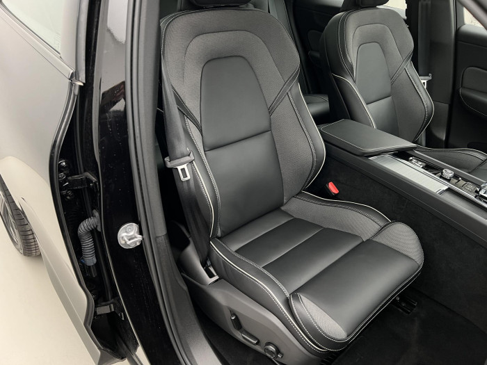 Volvo XC60 T6 AWD RECHARGE BLACK EDITION 2.0 Edition