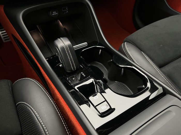 Volvo XC40 T4 AWD R-DESIGN AUT CZ