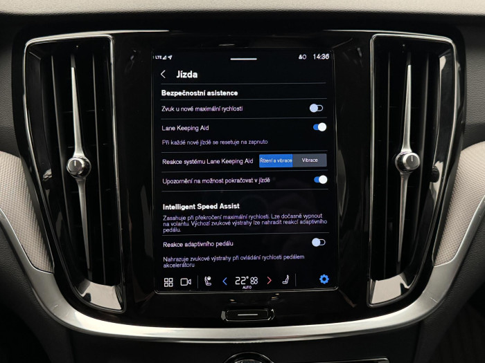 Volvo V60 CC B5 AWD PLUS REZERVACE