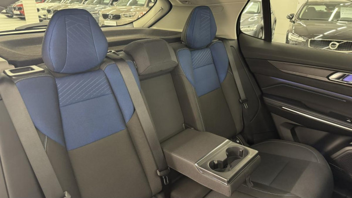 Lynk & Co 01 PHEV DCT AUT 1.maj. REZERVACE