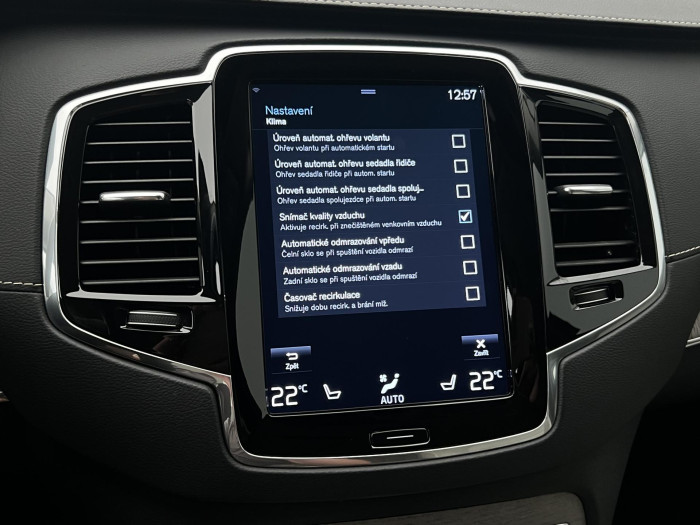 Volvo XC90 B5 AWD INSCRIPTION 7MÍSTNÁ AUT