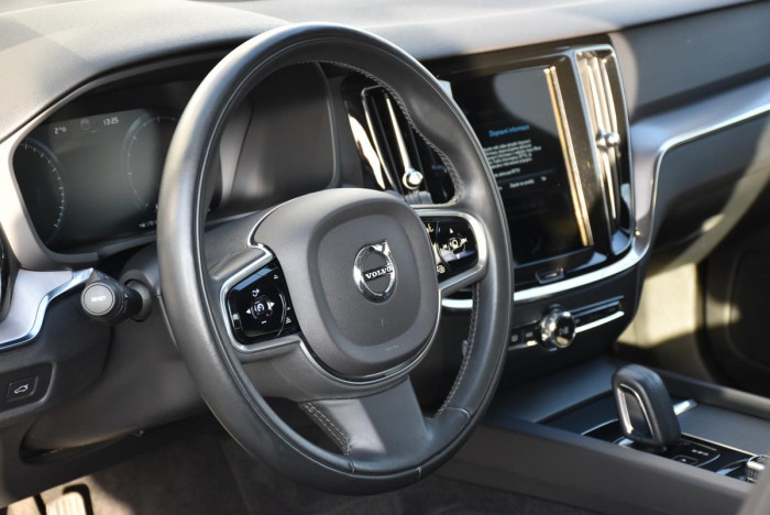 Volvo V60 B4 MOMENTUM REZERVACE 2.0 Momentum