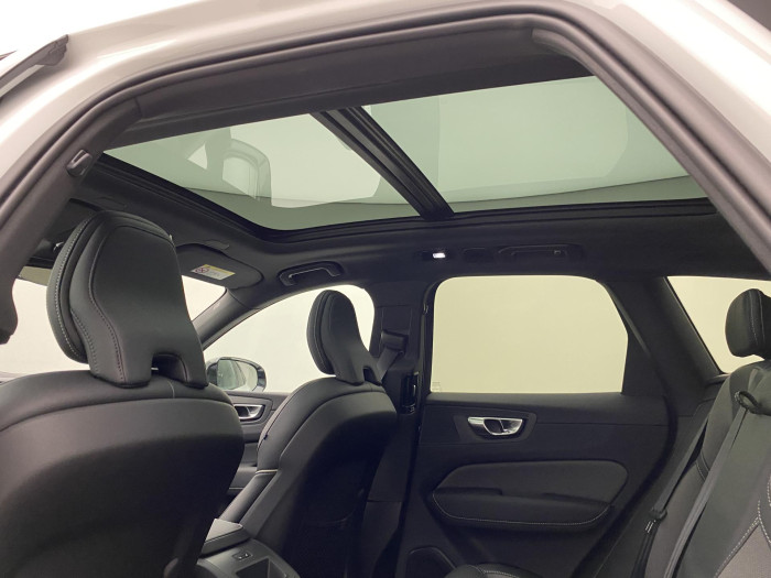 Volvo XC60 T6 AWD PLUG-IN DARK PLUS AUT