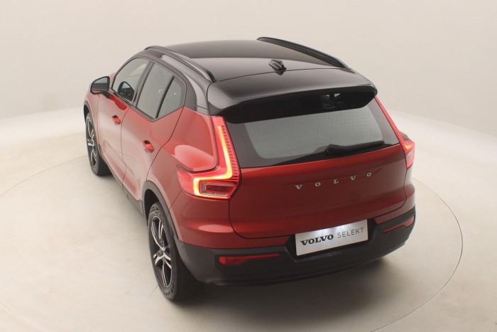 Volvo XC40 B5 AWD R-DESIGN AUT CZ 1.maj.
