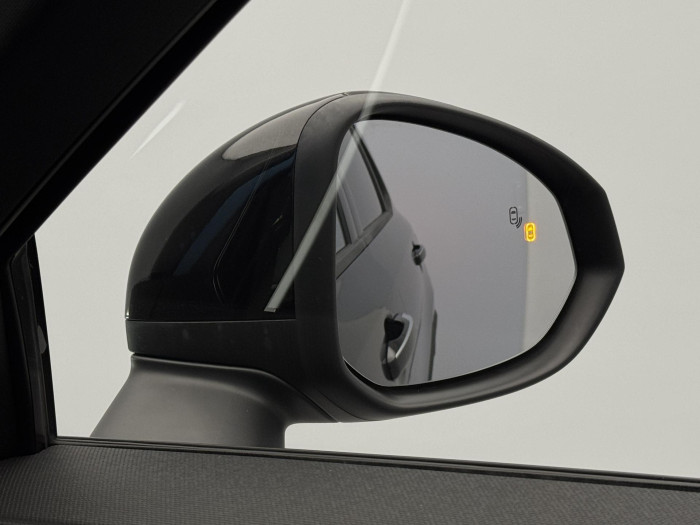 Lynk & Co 01 PHEV DCT AUT 1.maj