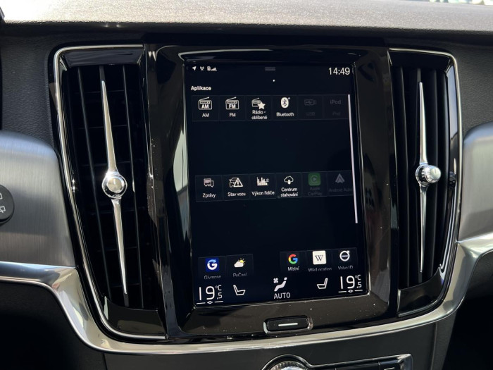 Volvo V90 D4 MOMENTUM POLESTAR Aut CZ 2.0 d Momentum