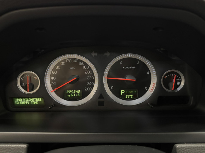 Volvo XC90 D5 AWD SUMMUM AUT 7M CZ 2.4 d Summum