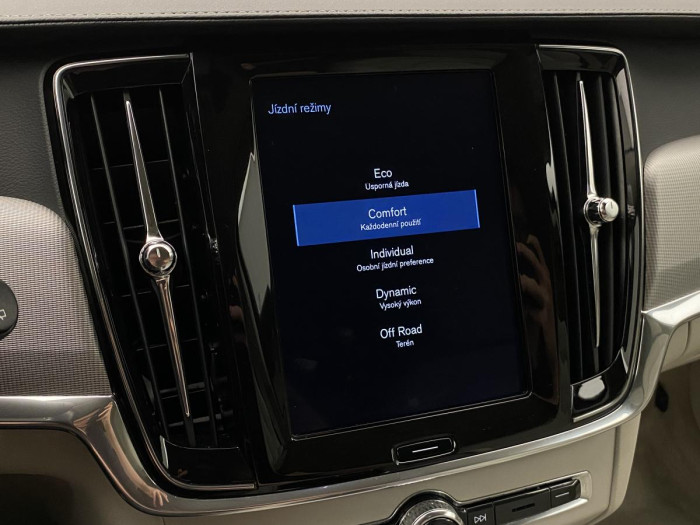 Volvo V90 CC D4 AWD PRO REZERVACE 2.0 d CC CC