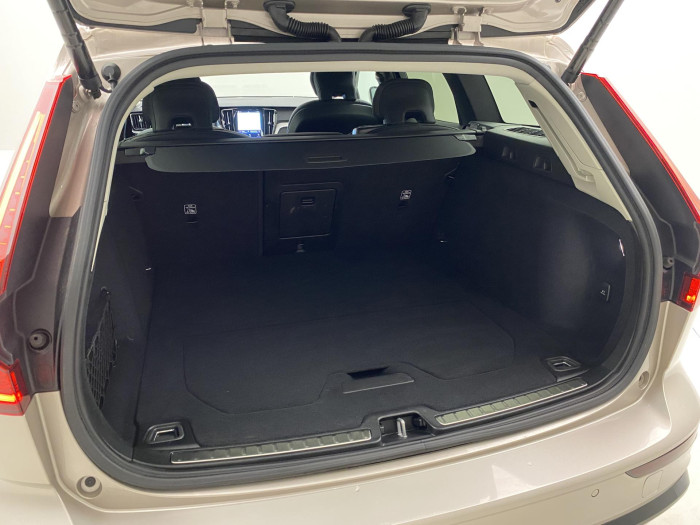 Volvo V60 T6 AWD PLUG-IN DARK PLUS CZ