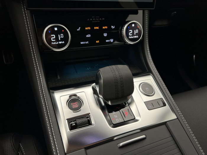 Jaguar F-Pace 250 AWD HSE AUT 1.maj.