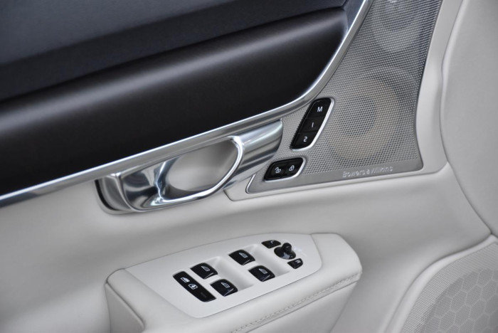 Volvo V90 CC D5 AWD PRO AUT REZERVACE 2.0 d CC CC