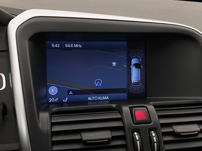 Volvo XC60 D5 AWD MOMENTUM AUT REZERVACE 2.4 d Momentum