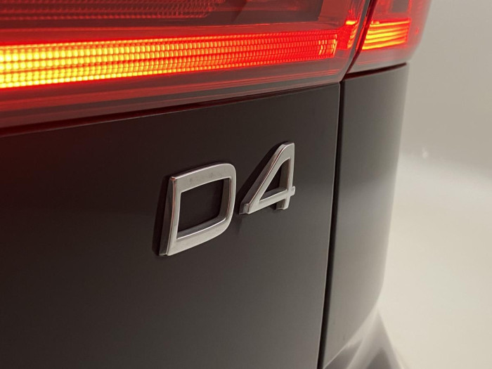 Volvo XC60 D4 MOMENTUM AUT REZERVACE 2.0 d Momentum