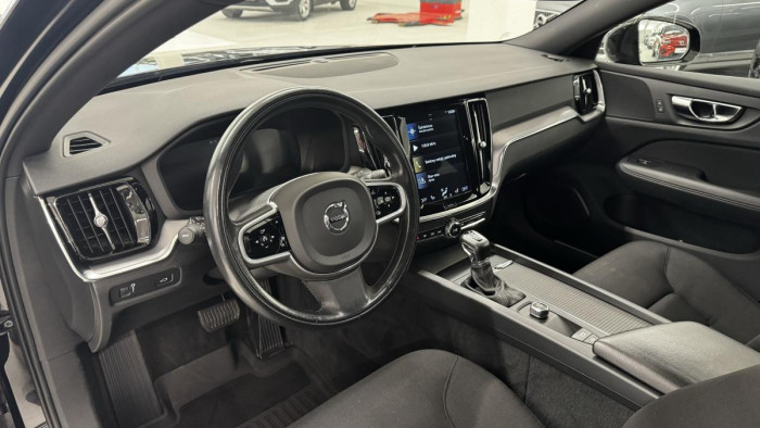 Volvo V60 D4 AWD MOMENTUM REZERVACE 2.0 d Momentum