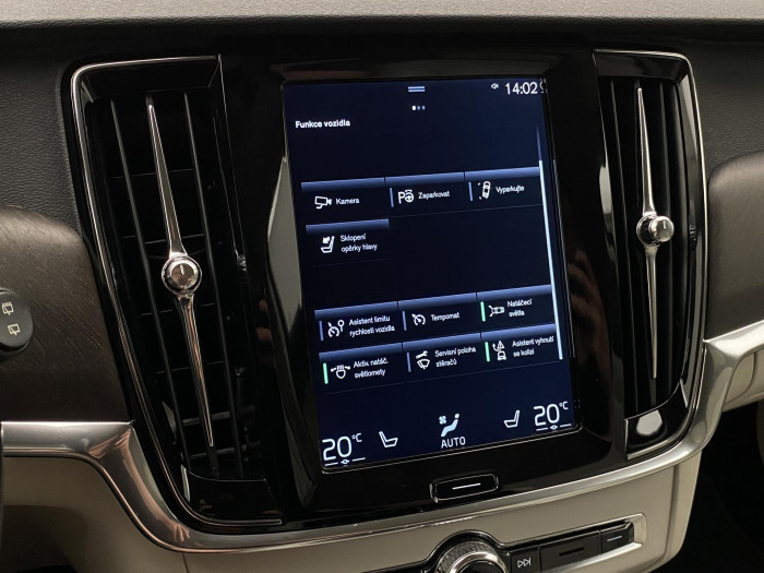 Volvo V90 CC D5 AWD MOMENTUM AUT CZ 2.0 d CC CC Momentum