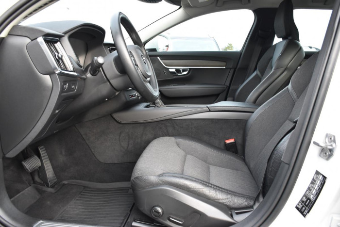 Volvo V90 CC D4 AWD ADVANCED REZERVACE 2.0 d CC CC