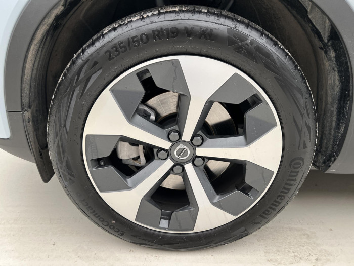 Volvo XC40 B3 PLUS DARK AUT CZ