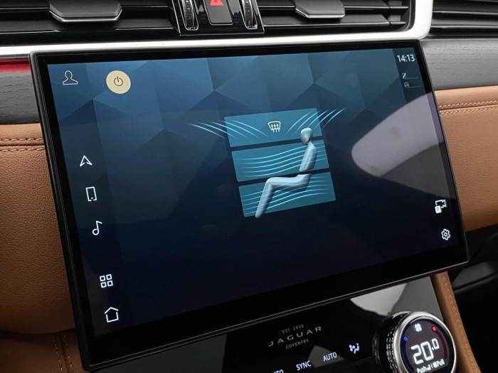 Jaguar F-Pace D200 AWD R-DYNAMIC REZERVACE 2.0 d Dynamic