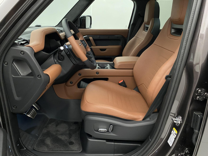 Land Rover Defender P635 OCTA AWD AUT