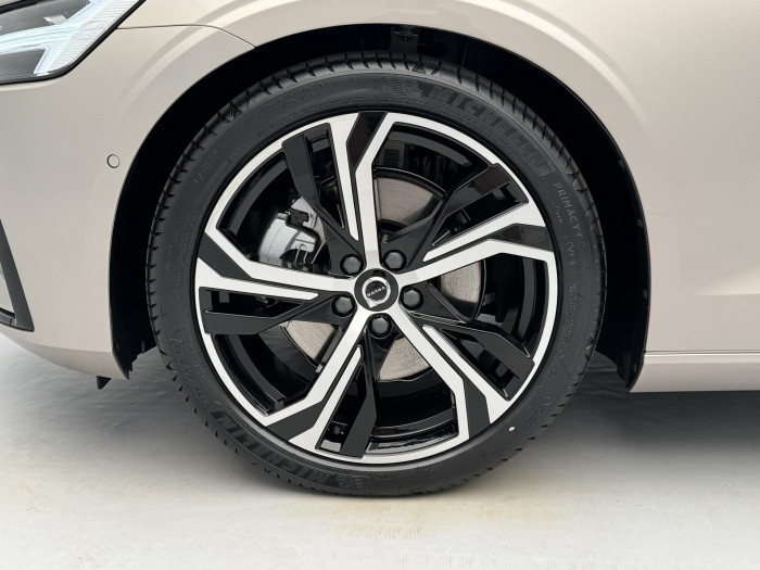 Volvo V60 B4 AUT DARK PLUS