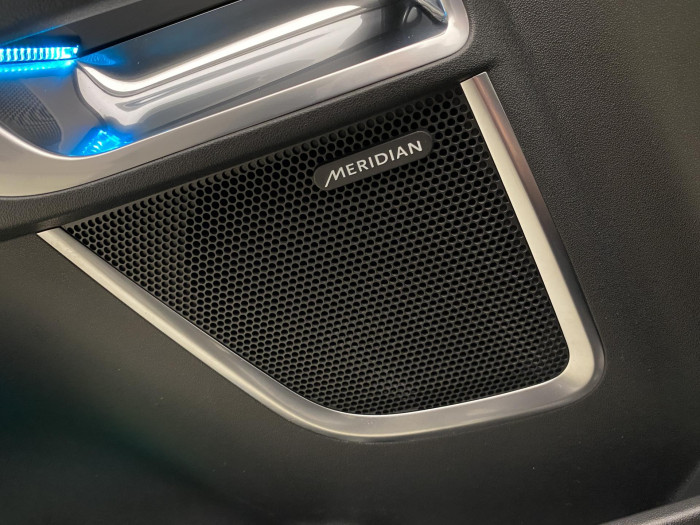 Jaguar E-Pace P300 AWD R-DYNAMIC REZERVACE 2.0 Dynamic