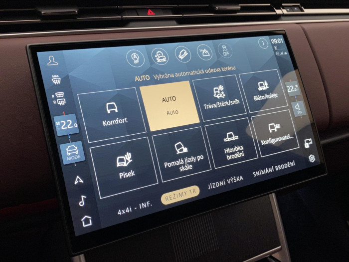 Land Rover Range Rover P550e AUTOBIOGRAPHY