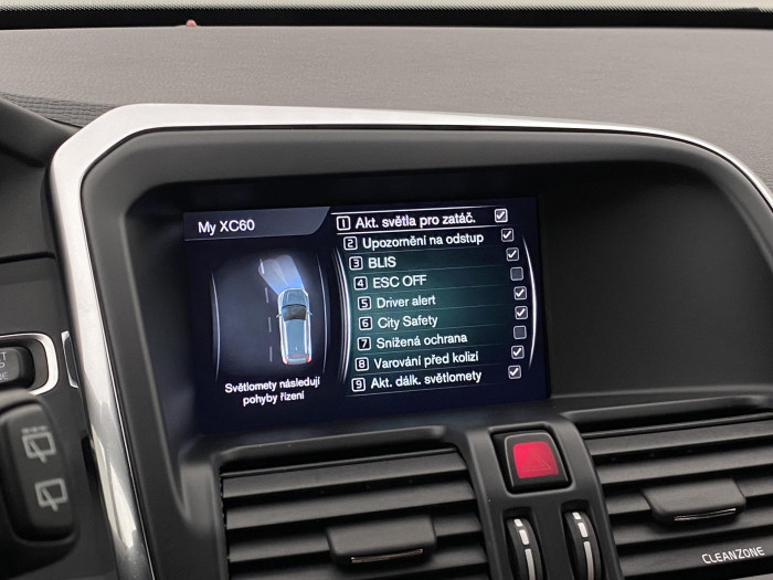 Volvo XC60 D4 AWD MOMENTUM REZERVACE 2.4 d Momentum
