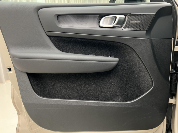 Volvo EX40 PURE ELECTRIC TWIN PLUS AUT CZ