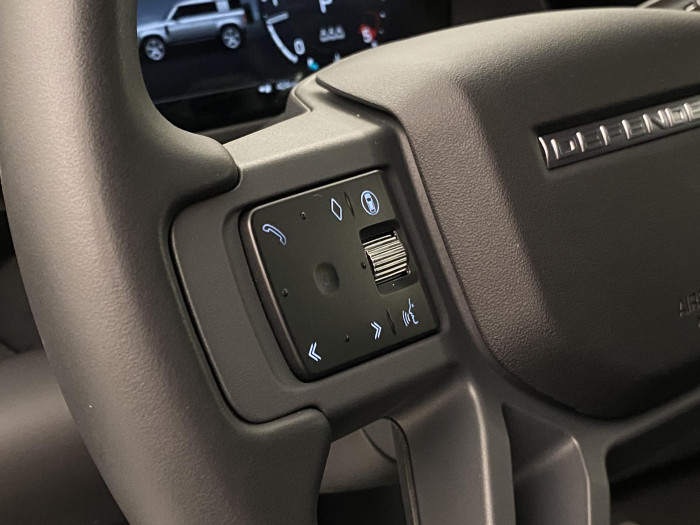 Land Rover Defender D250 X-DYNAMIC SE REZERVACE 3.0 d Dynamic SE