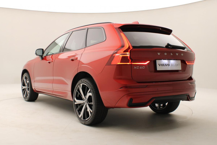 Volvo XC60 B4 PLUS DARK AUT 1.maj