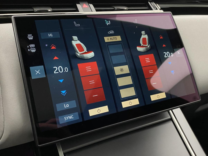 Land Rover Range Rover Velar D300 SE AUT AWD REZERVACE 3.0 d SE