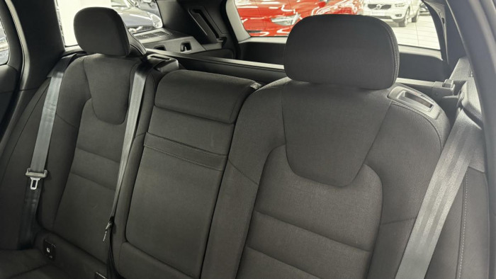 Volvo V60 D4 AWD MOMENTUM REZERVACE 2.0 d Momentum