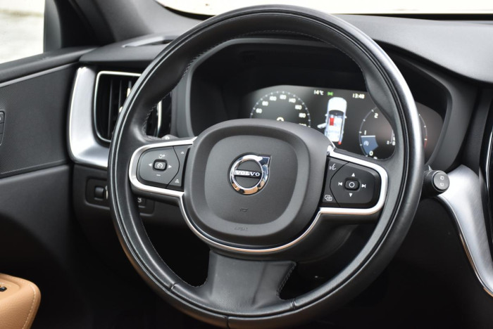 Volvo XC60 D4 AWD MOMENTUM REZERVACE 2.0 d Momentum