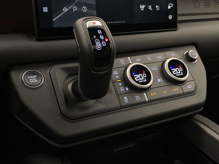 Land Rover Defender 130 D300 OUTBOUND 3.0 d