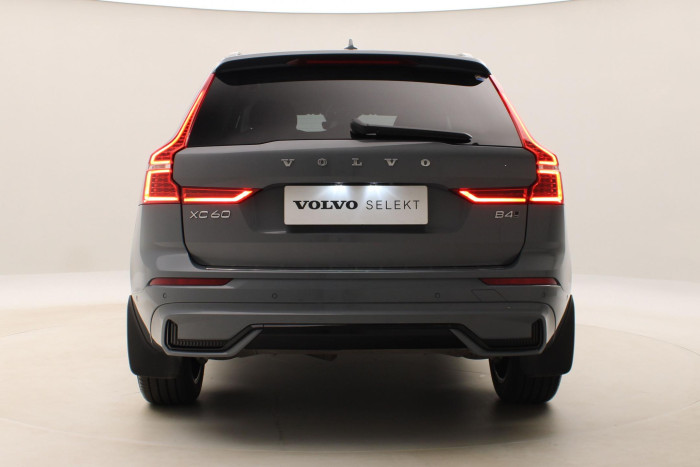 Volvo XC60 B4 AWD PLUS DARK AUT 1.maj