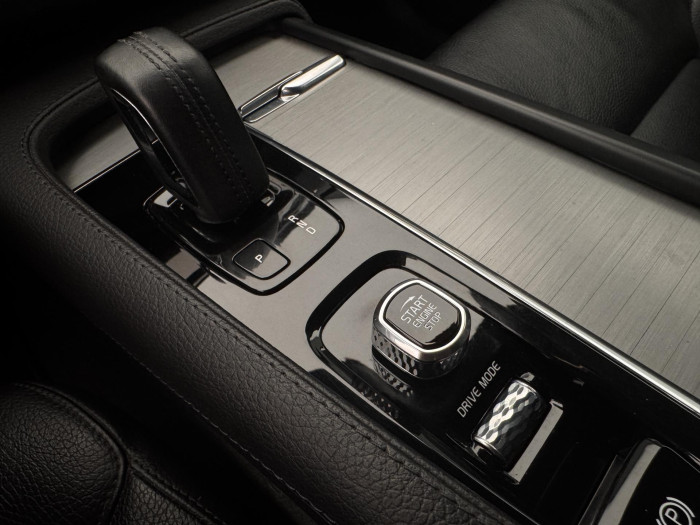 Volvo XC90 B5 AWD MOMENTUM PRO CZ 1.maj 2.0 Momentum