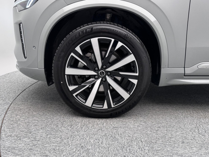 Volvo XC90 B5 AWD CORE AUT CZ 1.maj