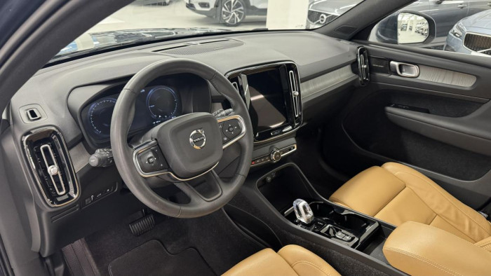 Volvo XC40 T5 TWINe INSCRIPTION REZERVACE