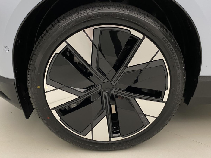 Volvo EX30 PURE ELECTRIC TWIN AWD ULTRA