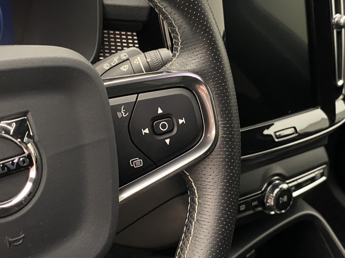 Volvo XC40 T4 AWD R-DESIGN AUT