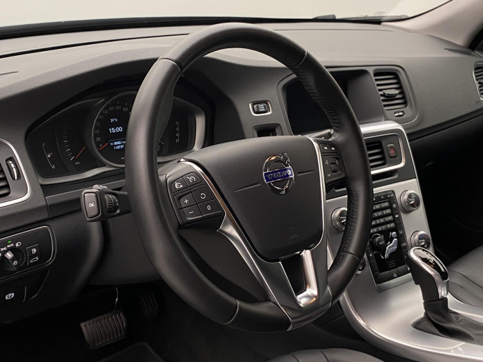 Volvo V60 D4 MOMENTUM AUT CZ 2.0 d Momentum