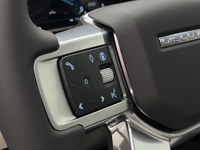 Land Rover Discovery D350 DYNAMIC SE AWD REZERVACE 3.0 d Dynamic SE