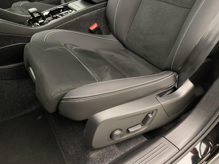 Volvo XC40 B4 PLUS BLACK EDITION AUT CZ