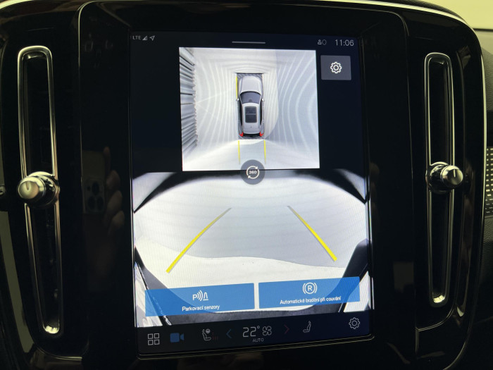 Volvo XC40 B3 ULTRA DARK AUT CZ 1.maj.