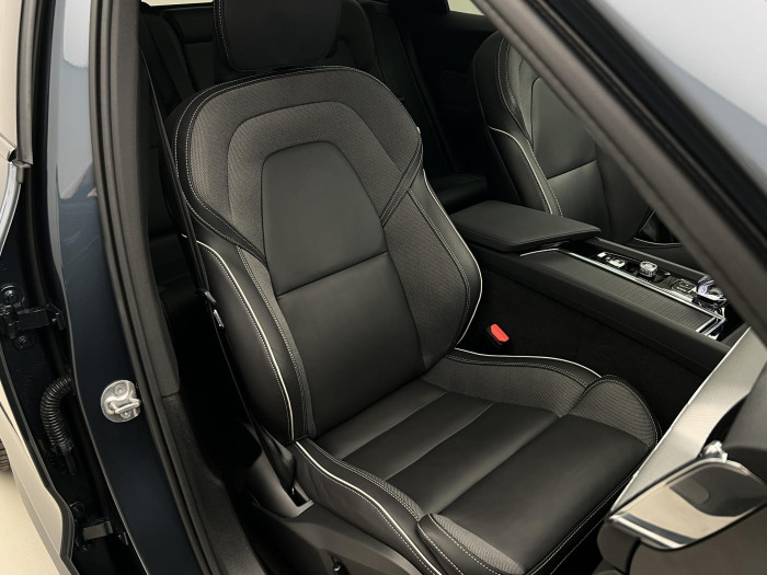 Volvo XC60 B5 AWD BLACK EDITION PLUS AUT